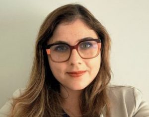 Angeline, Senior Receuitment Consultant at Ethree, smiling in the head shot picture