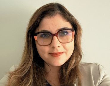 Angeline, Senior Receuitment Consultant at Ethree, smiling in the head shot picture